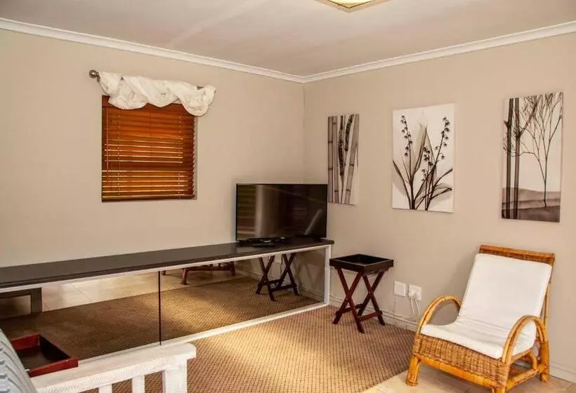 ペンション D Urbanmist Self Catering Guest House