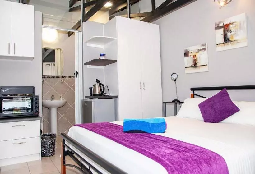 ペンション D Urbanmist Self Catering Guest House