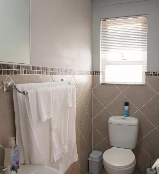 ペンション D Urbanmist Self Catering Guest House