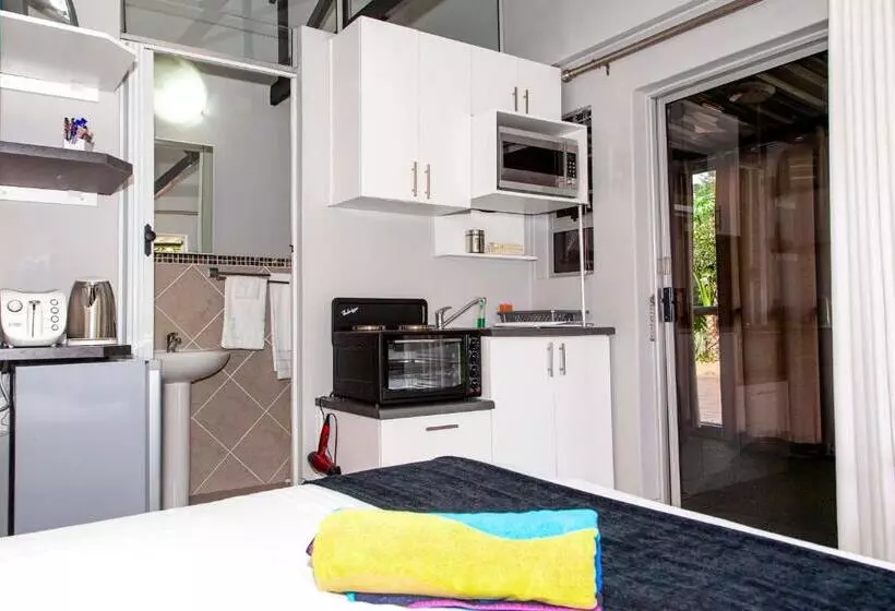 ペンション D Urbanmist Self Catering Guest House