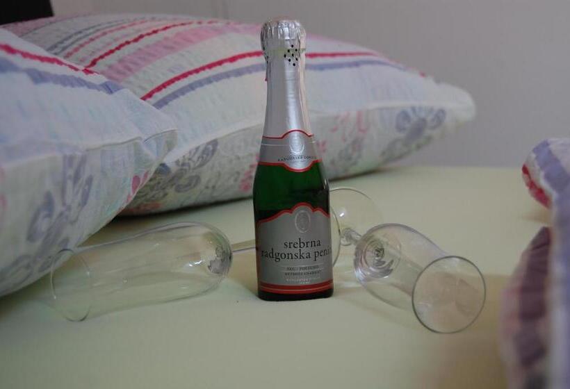 پانسیون Rooms Hiša Divino