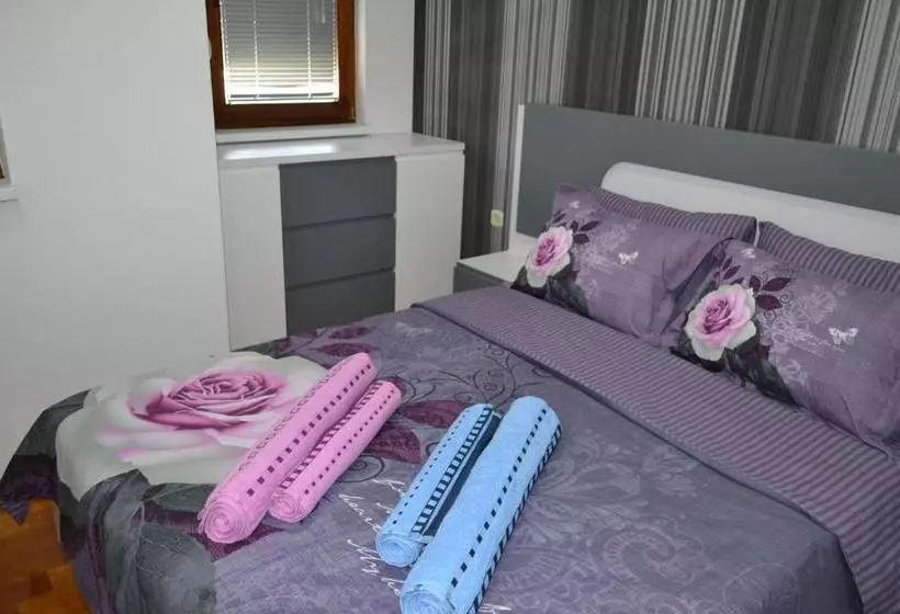 پانسیون Villa Renessans