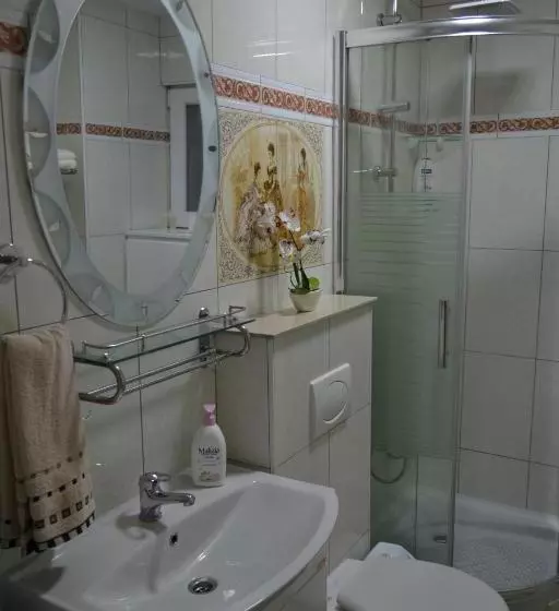 پانسیون Villa Renessans