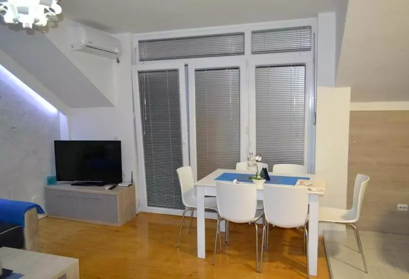 پانسیون Villa Renessans