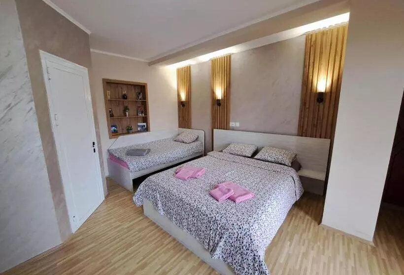 پانسیون Villa Renessans