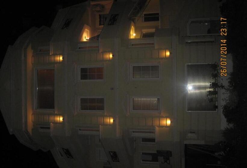 پانسیون Villa Renessans