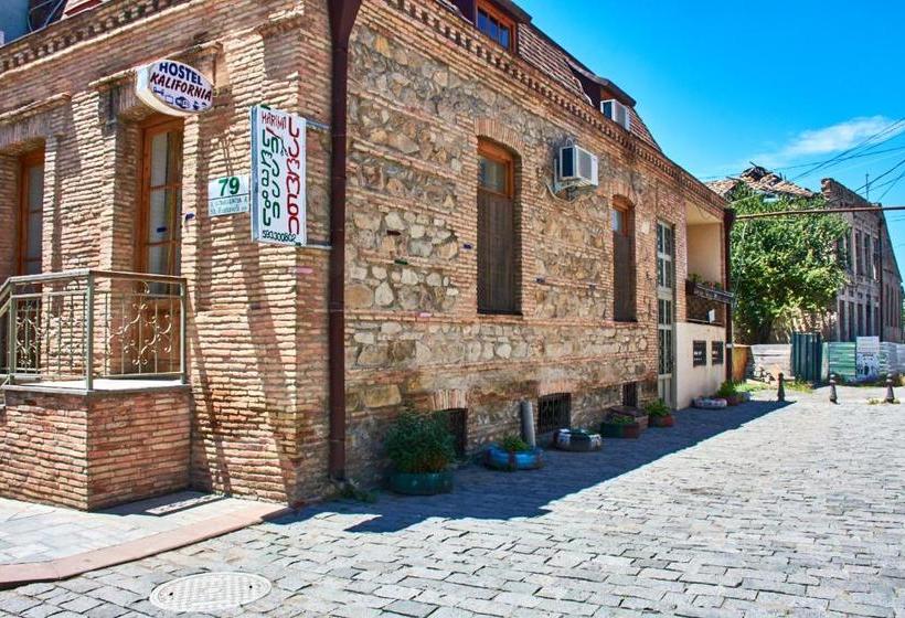 پانسیون California Guest House