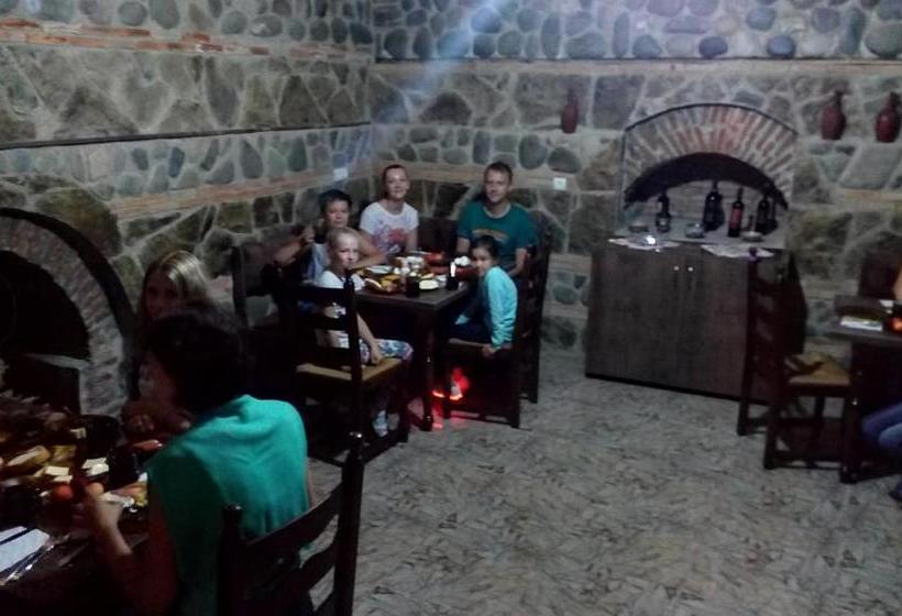 پانسیون California Guest House