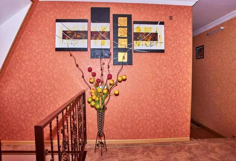 پانسیون California Guest House