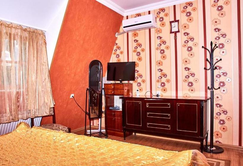 پانسیون California Guest House