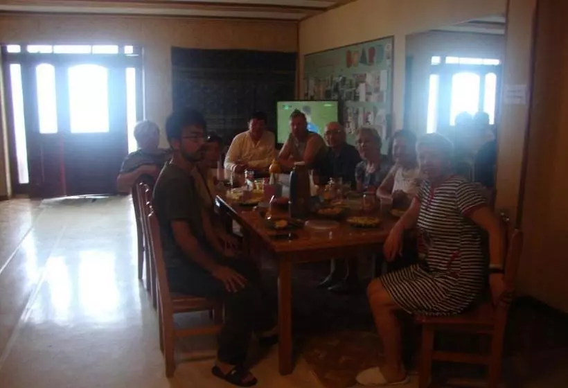 پانسیون Gana's Guest House And Tours