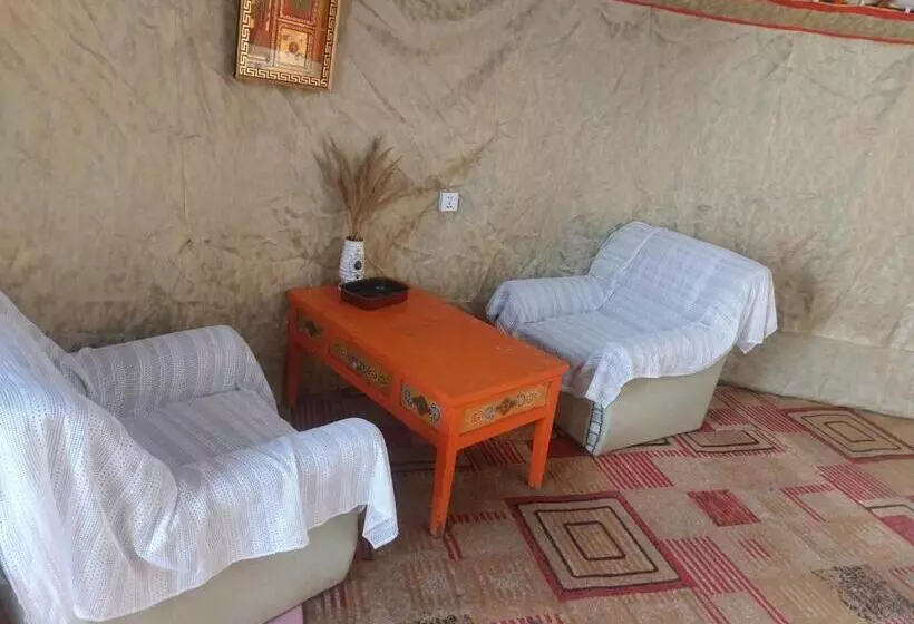 پانسیون Gana's Guest House And Tours