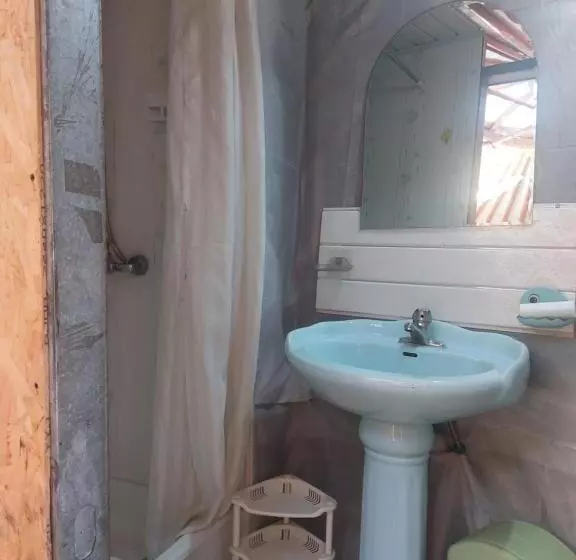 پانسیون Gana's Guest House And Tours