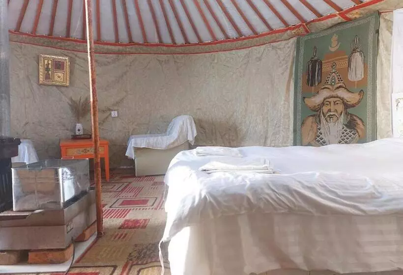 پانسیون Gana's Guest House And Tours