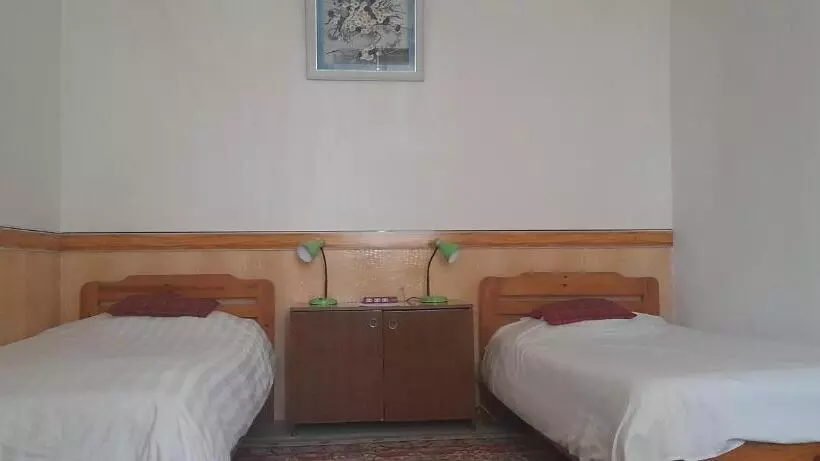 پانسیون Gana's Guest House And Tours