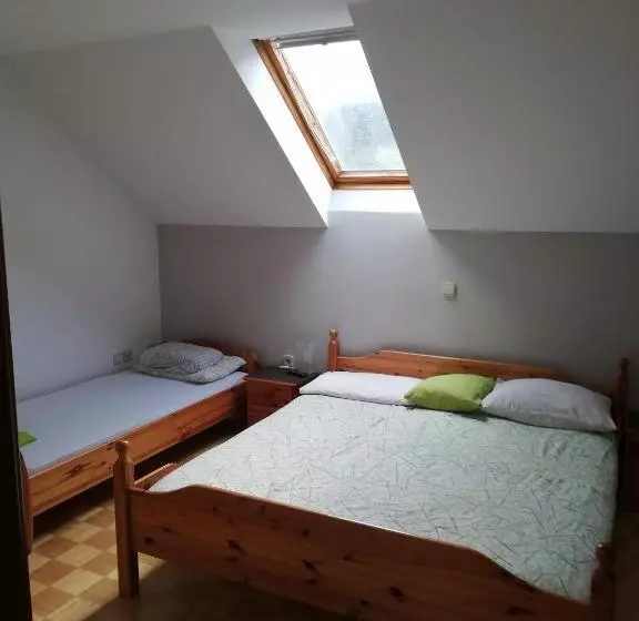 پانسیون Guest House Kveder