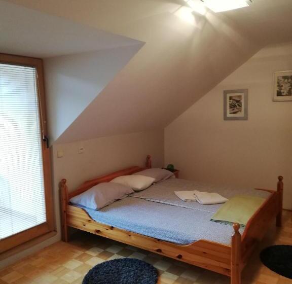 پانسیون Guest House Kveder