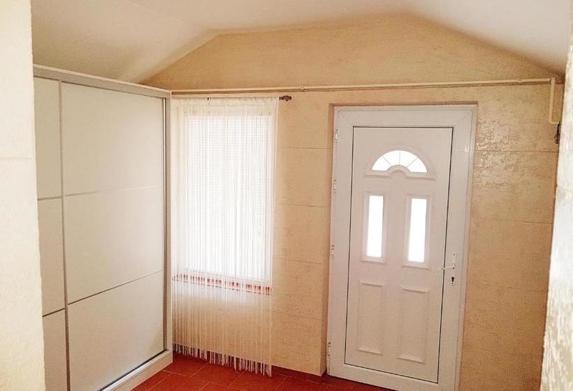 پانسیون Guesthouse Villa Elizabet