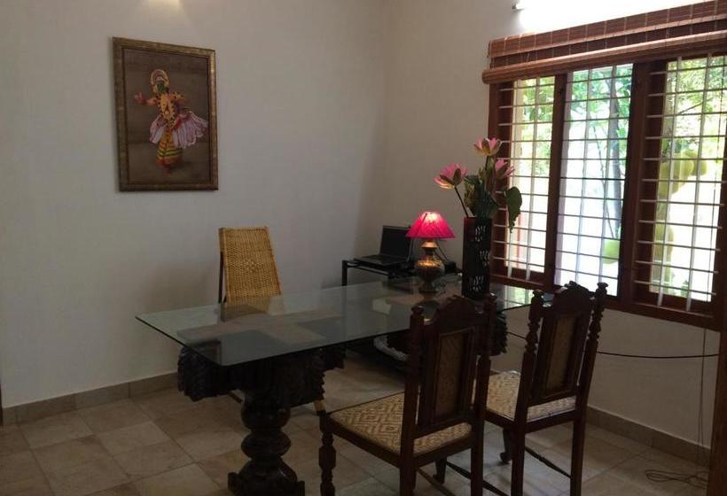 بنسيون Alamanda Alleppey Beach Elegant 3bhk Guest House Apartment