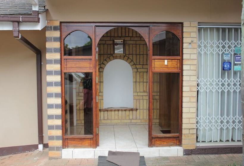 膳宿费 Tzaneen Guest House