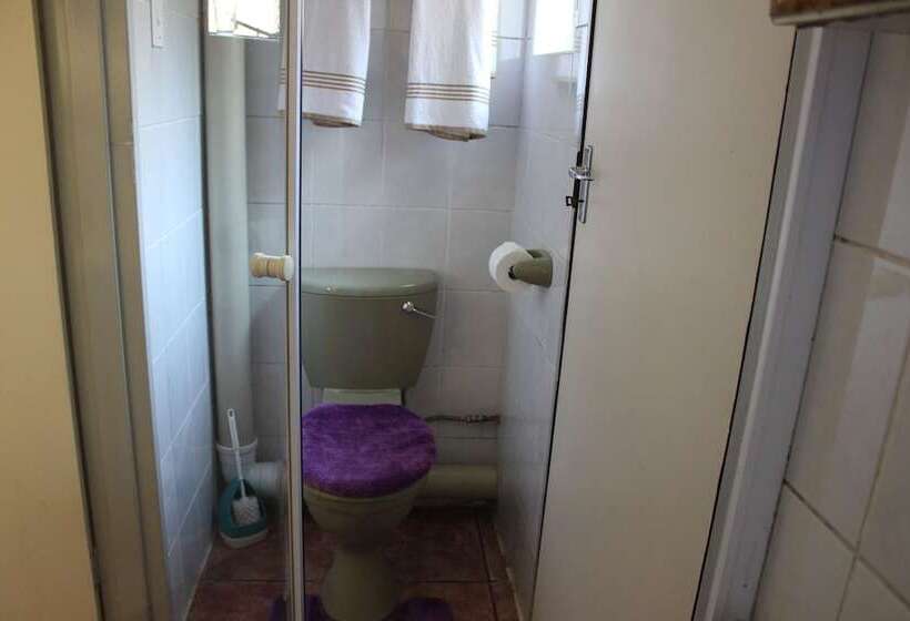 膳宿费 Tzaneen Guest House