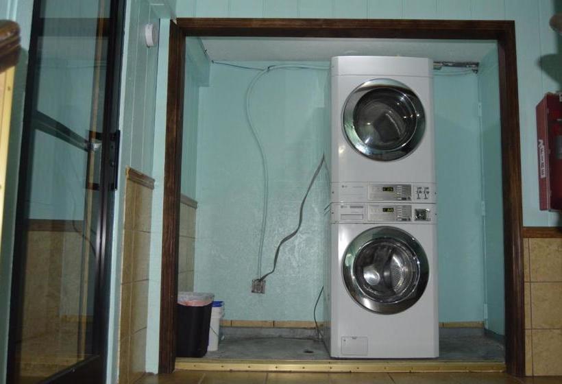 ユースホステル Budget Inn Richlands Claypool Hill