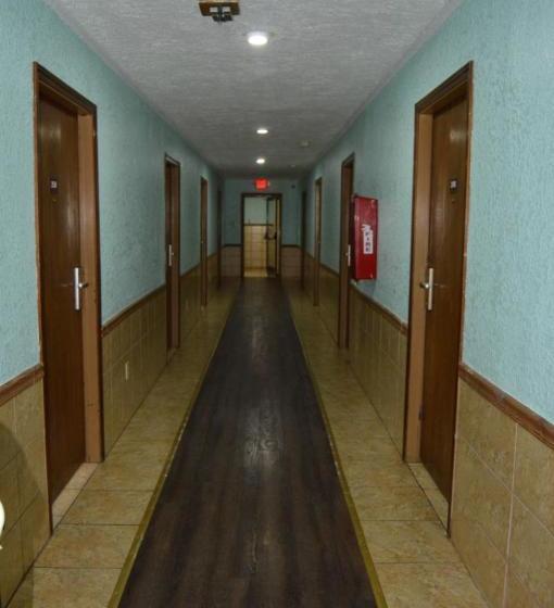 ユースホステル Budget Inn Richlands Claypool Hill