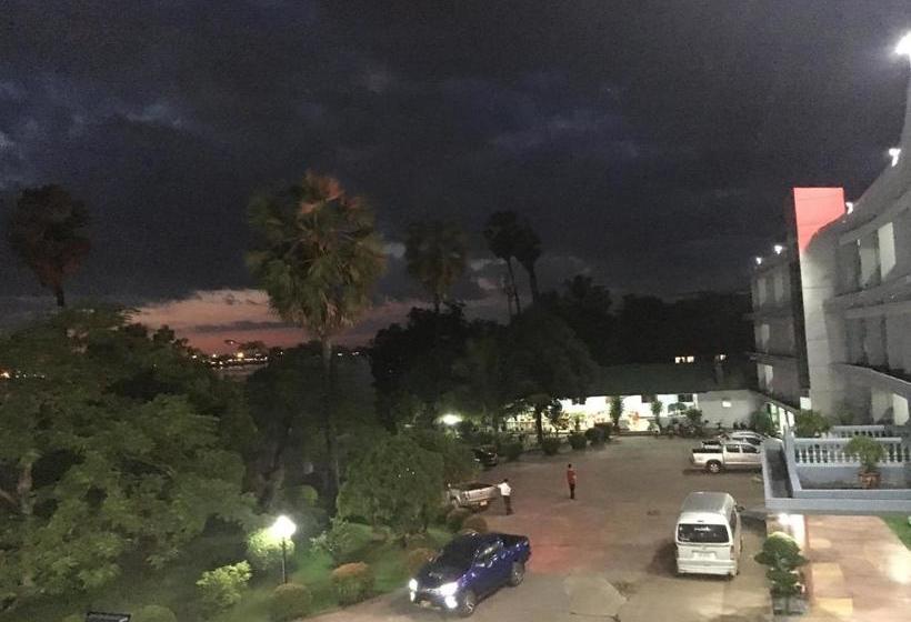 בית מלון כפרי Mekong