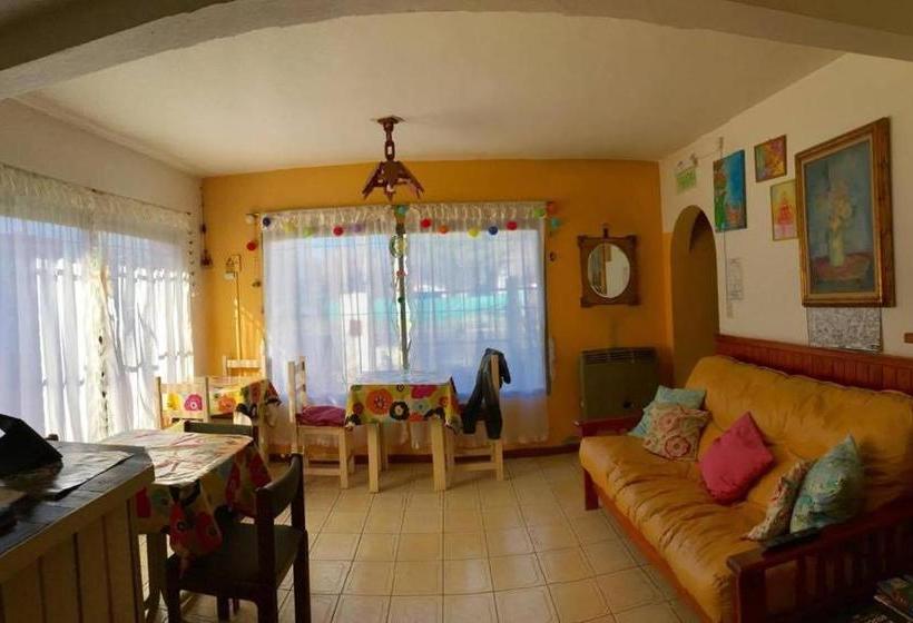 هاستل Hospedaje Unelen