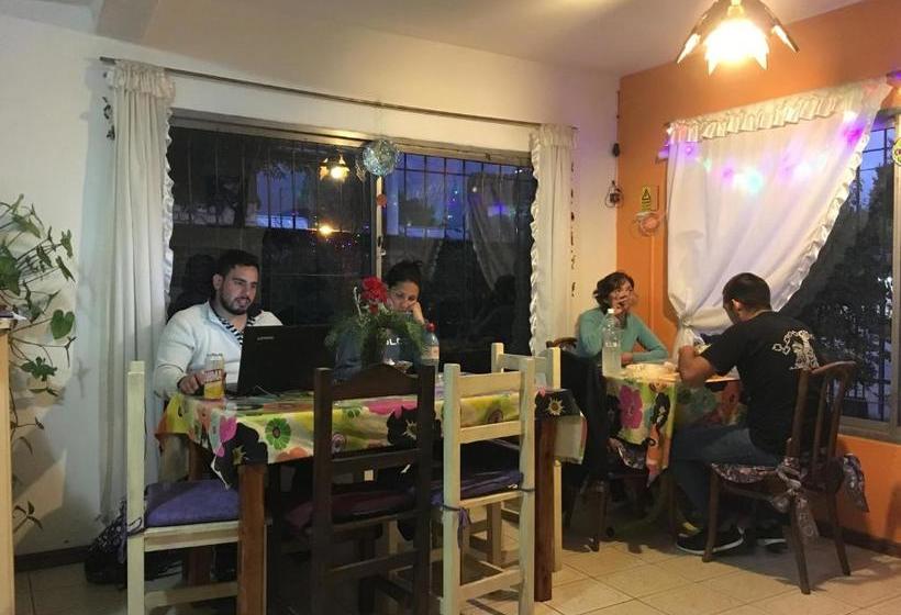 هاستل Hospedaje Unelen