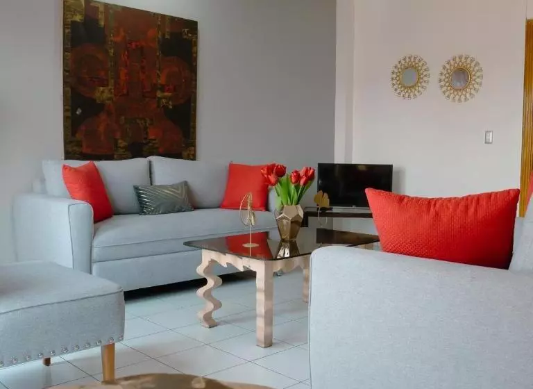 Aparthotel Guijarros