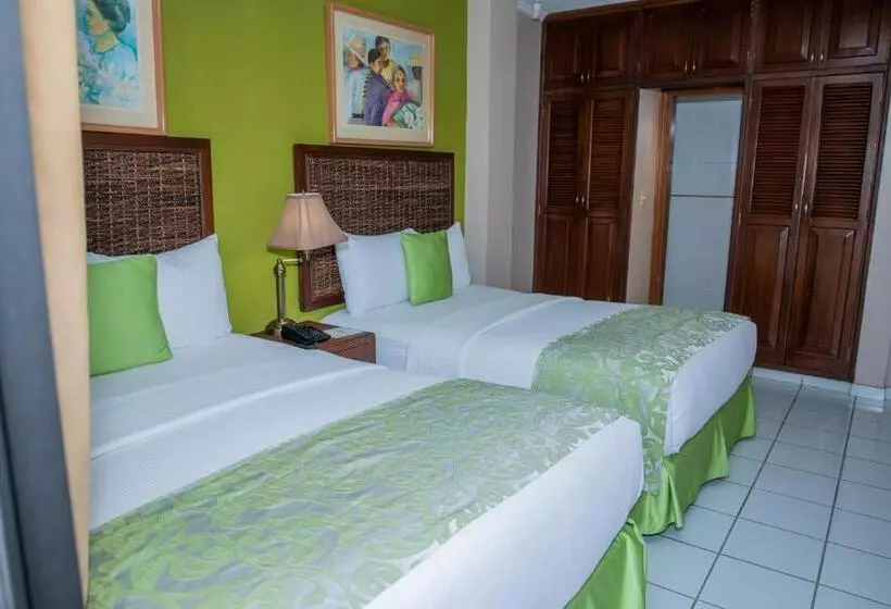 Aparthotel Guijarros