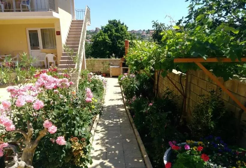 ペンション Eleonor Guest House