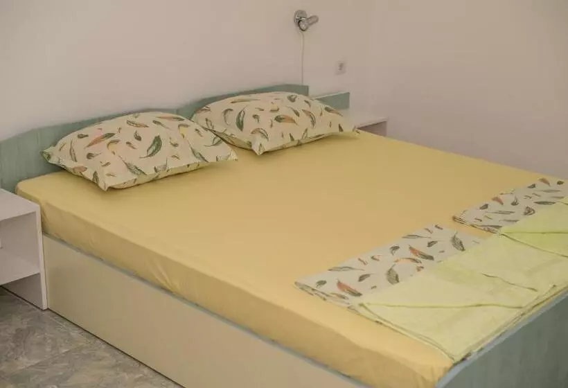ペンション Eleonor Guest House