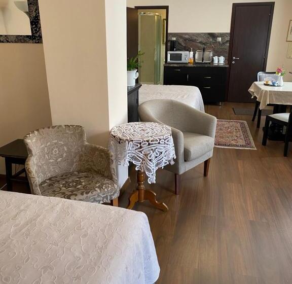 بنسيون Mandula Ház