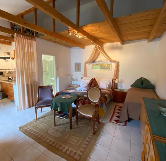 بنسيون Mandula Ház