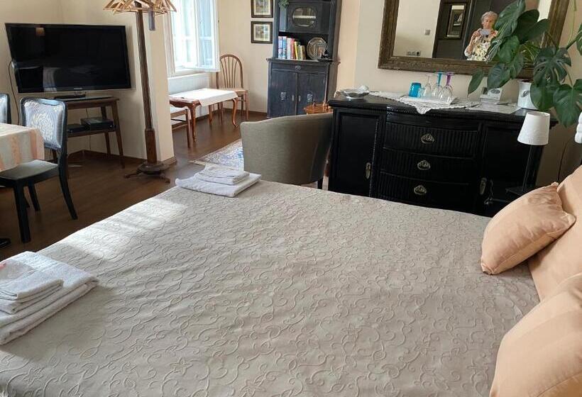 بنسيون Mandula Ház