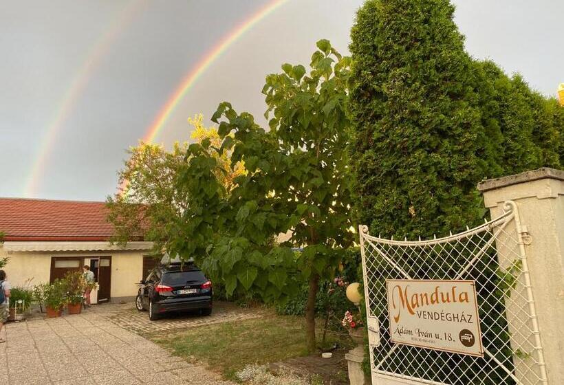 بنسيون Mandula Ház