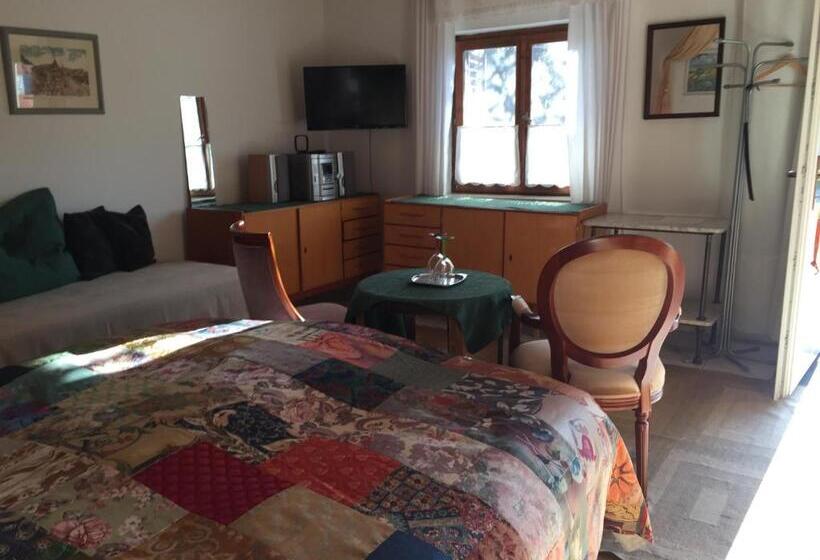 بنسيون Mandula Ház