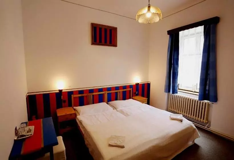 Pension Alfa & Whisky Pub