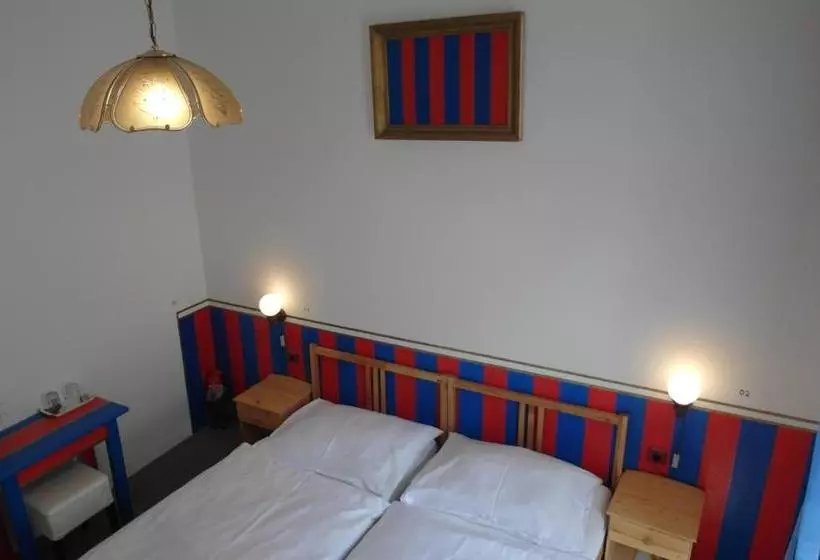 Pension Alfa & Whisky Pub