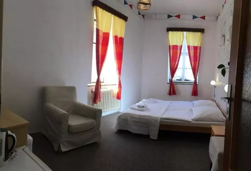 Pension Alfa & Whisky Pub