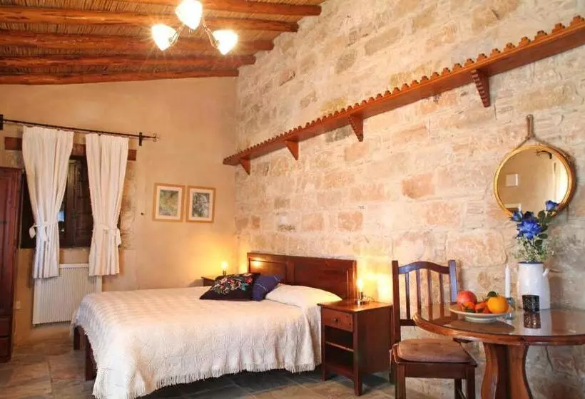 Retkeilymaja Agrovino Lofou