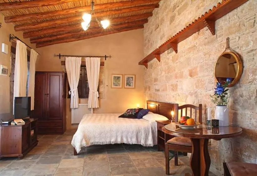 Retkeilymaja Agrovino Lofou