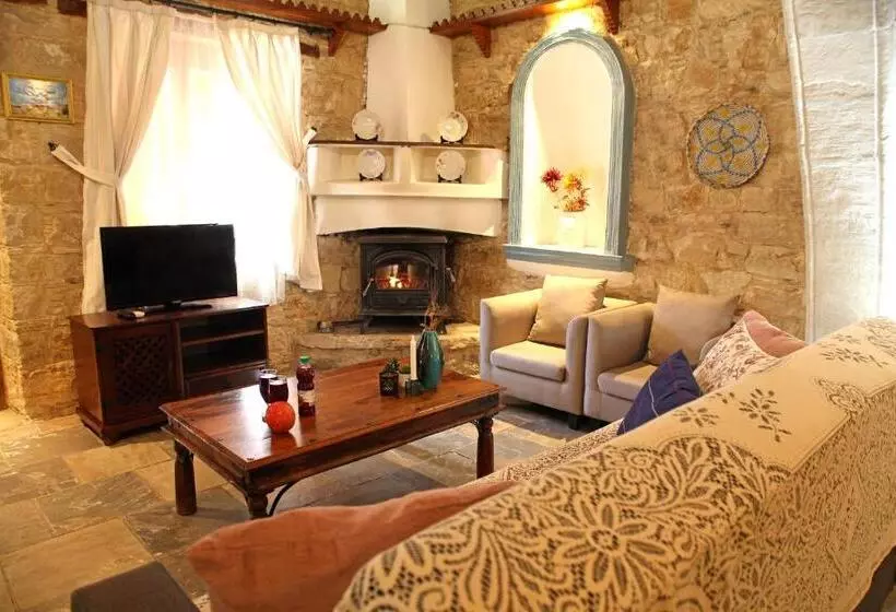 Retkeilymaja Agrovino Lofou