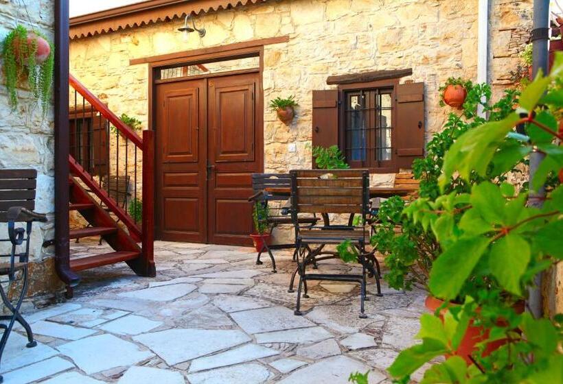 هاستل Agrovino Lofou