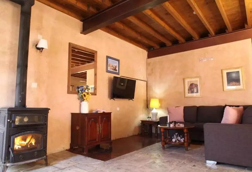 Retkeilymaja Agrovino Lofou