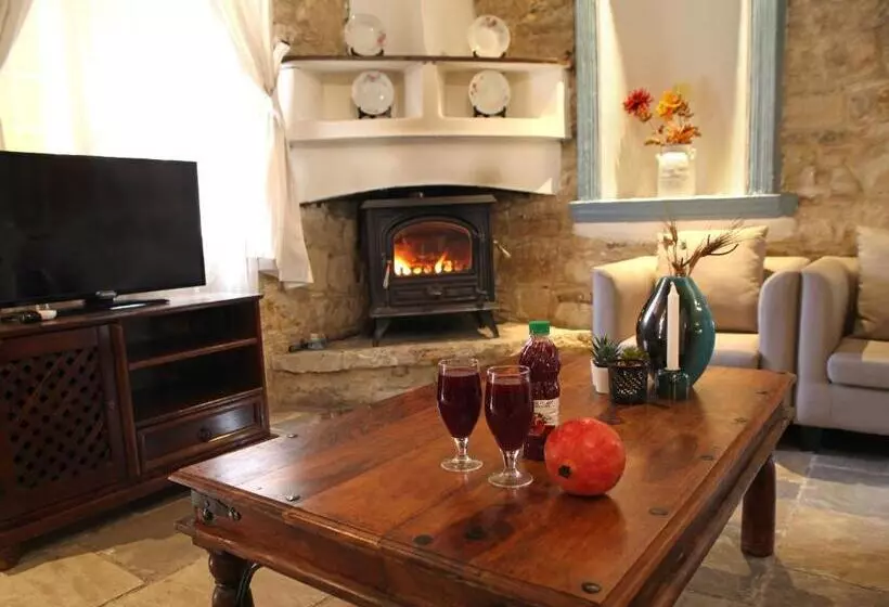 Retkeilymaja Agrovino Lofou