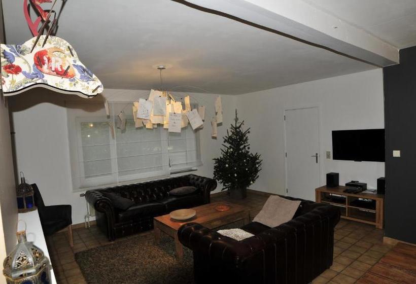 La Maison Des Artistes