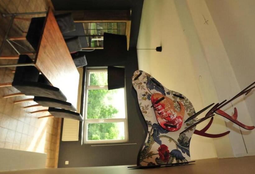 La Maison Des Artistes